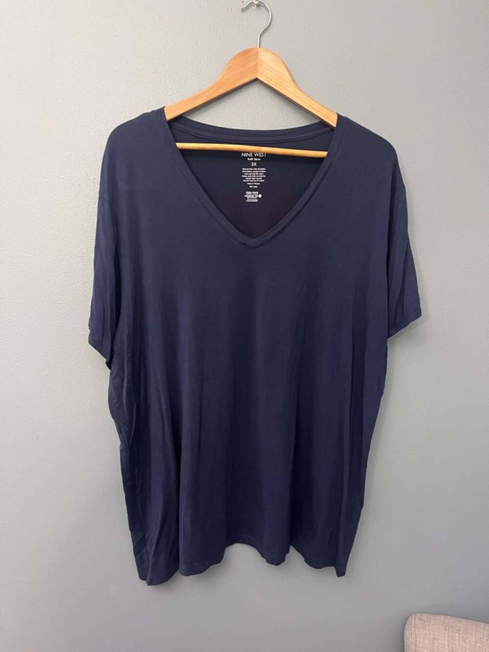 Nine West V-Neck Short Sleeve Tee